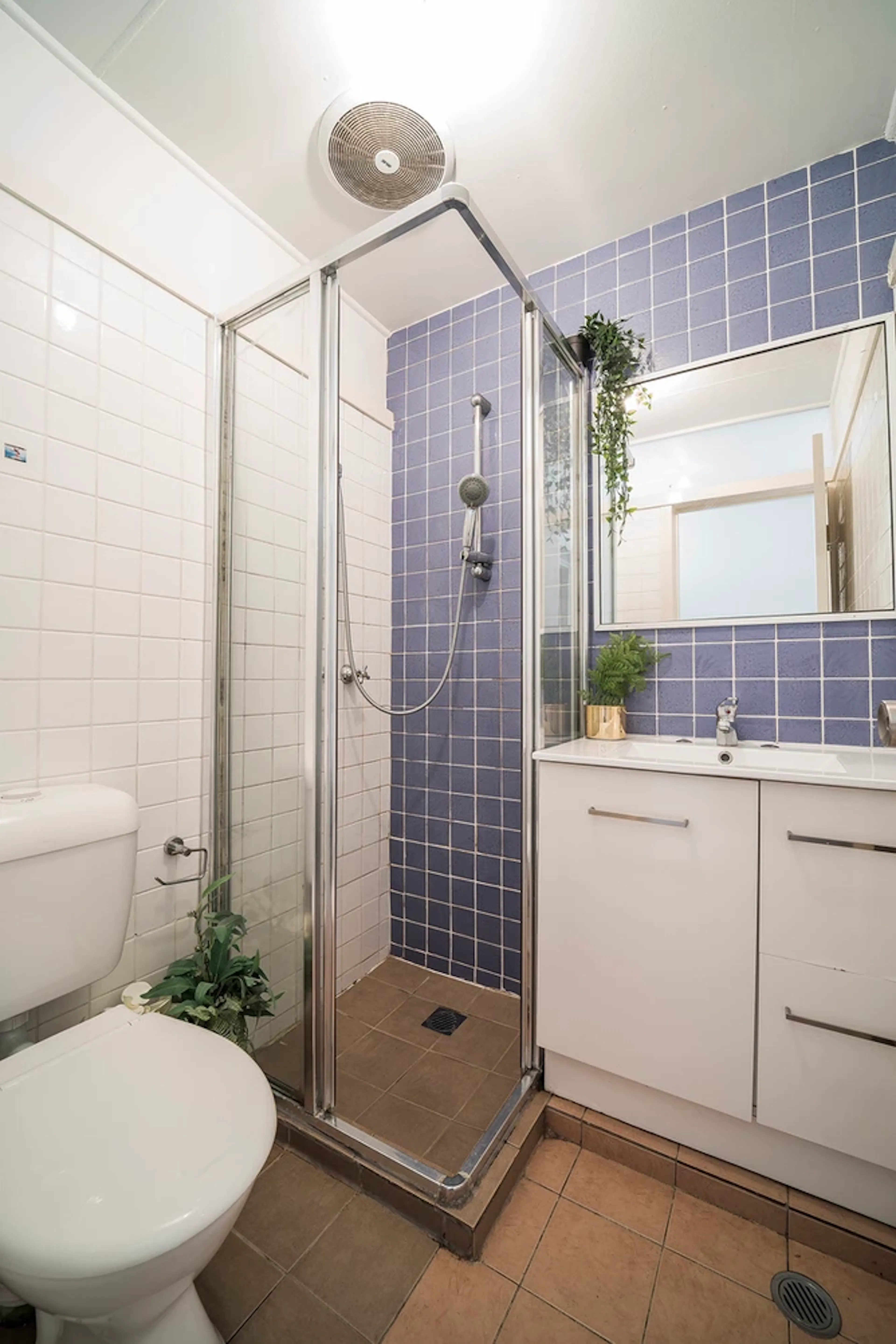 Room 3 (Standard) BATHROOM 3
