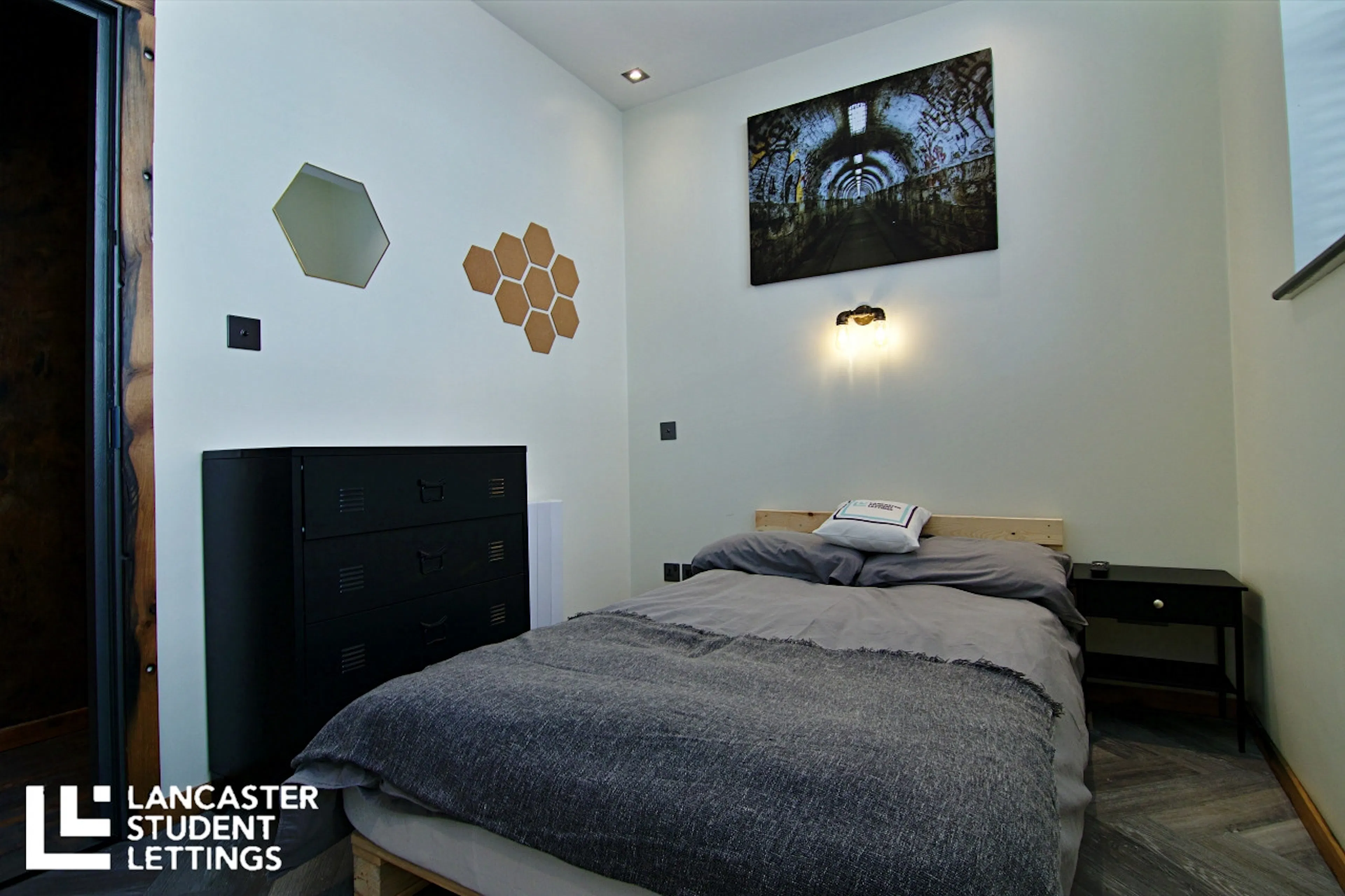 ROOM ROOM 4