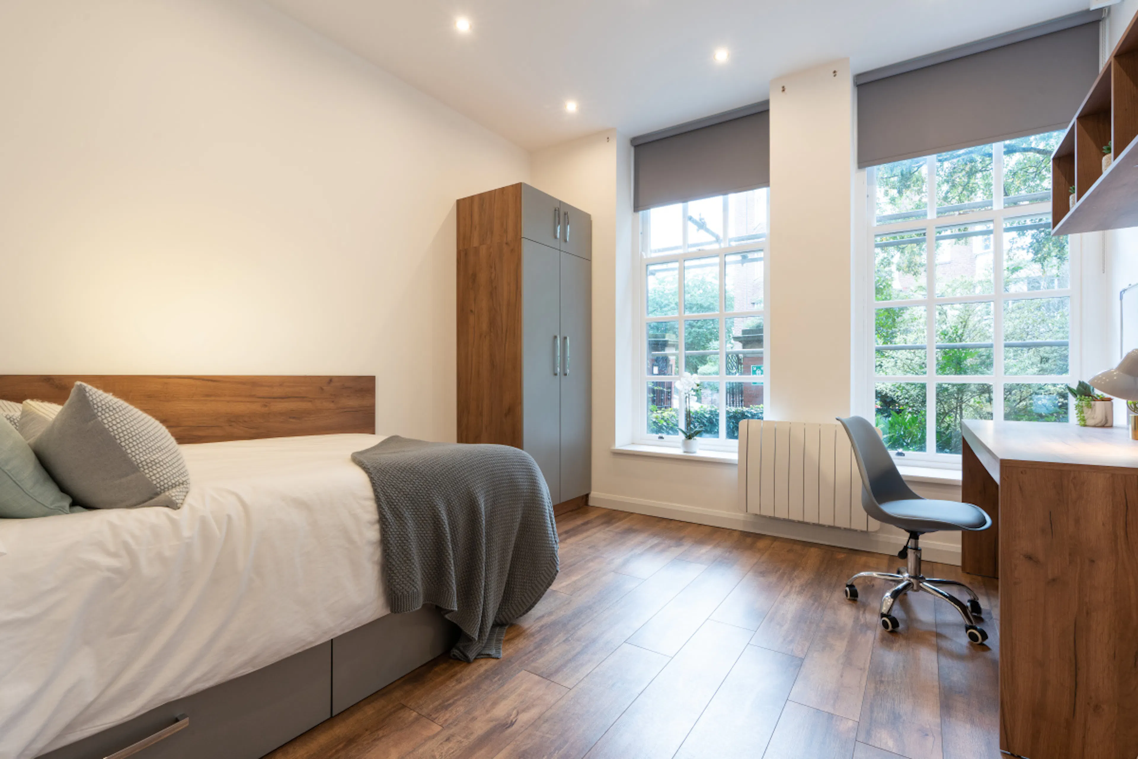 Four Bed Apartment ROOM 3