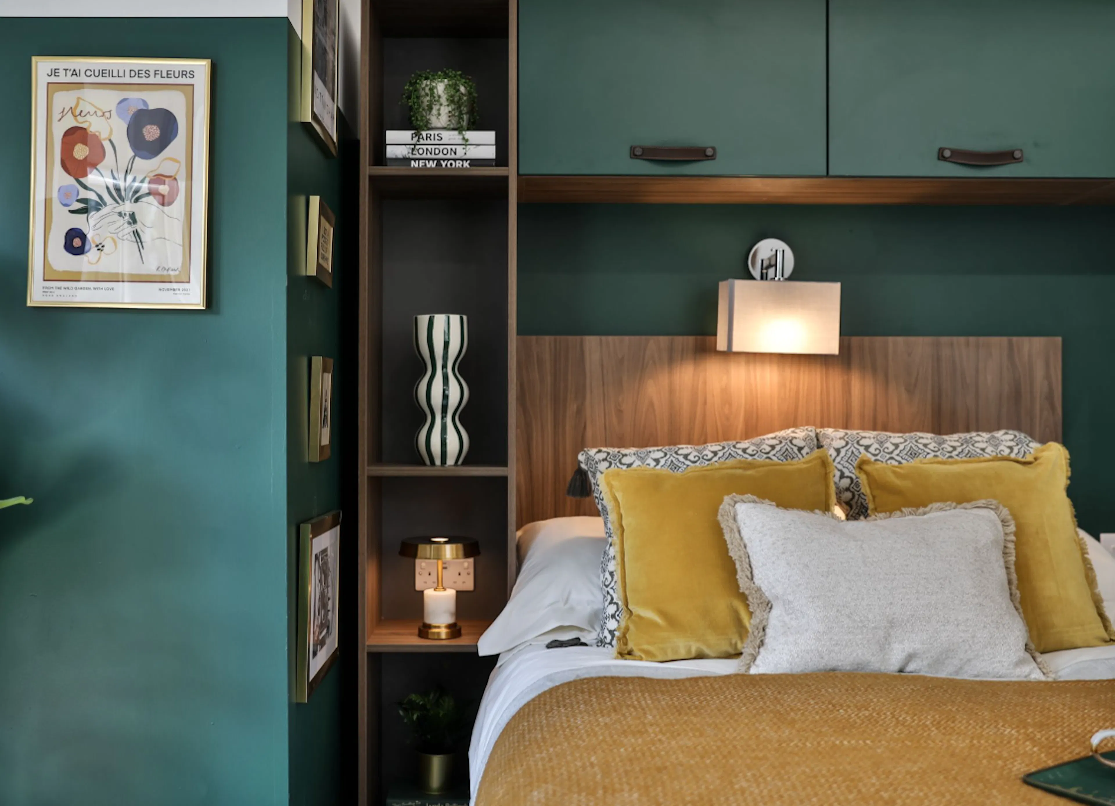 ROOM ROOM 1