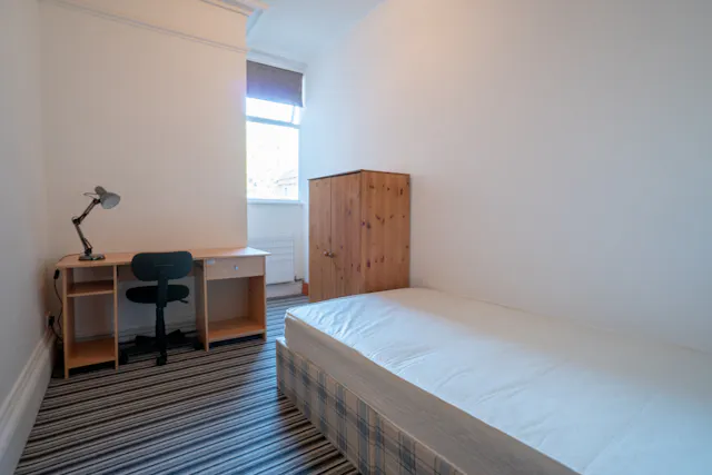 4 Bed Apartment room image 1