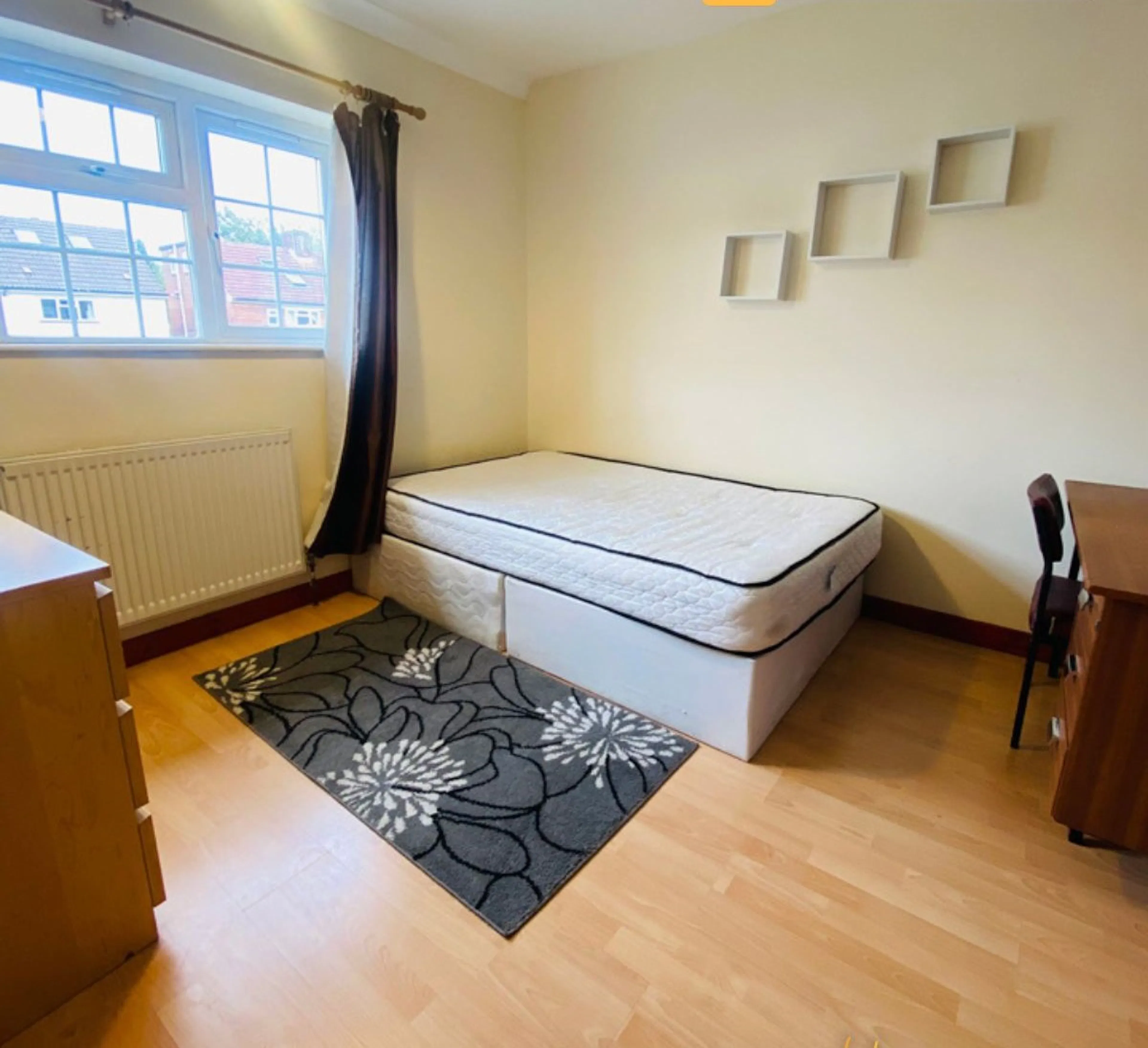 6 Bedroom Apartment ROOM 3