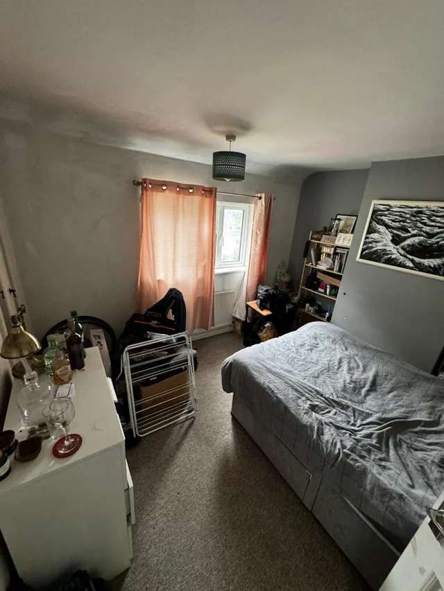 Three Bed Apartment room image 3