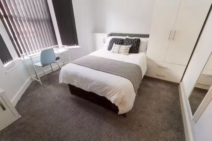 gilroy-road-liverpool-6 Bedroom Apartment-1