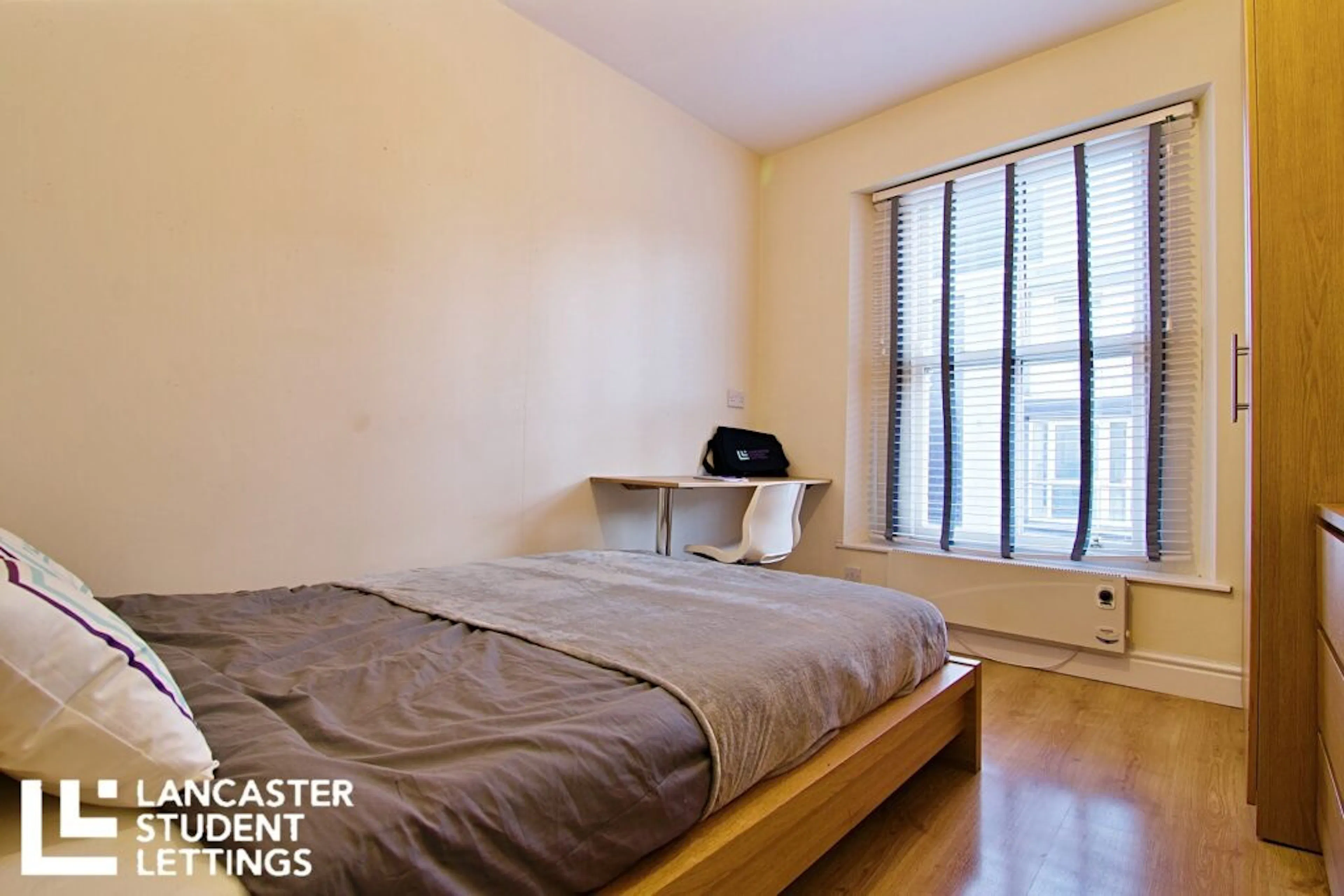 ROOM ROOM 2