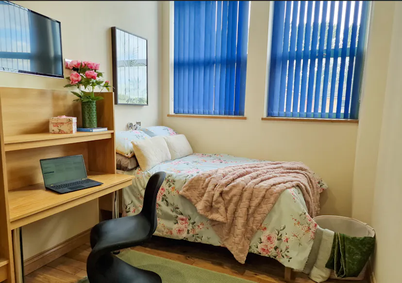 Property video thumbnail 3