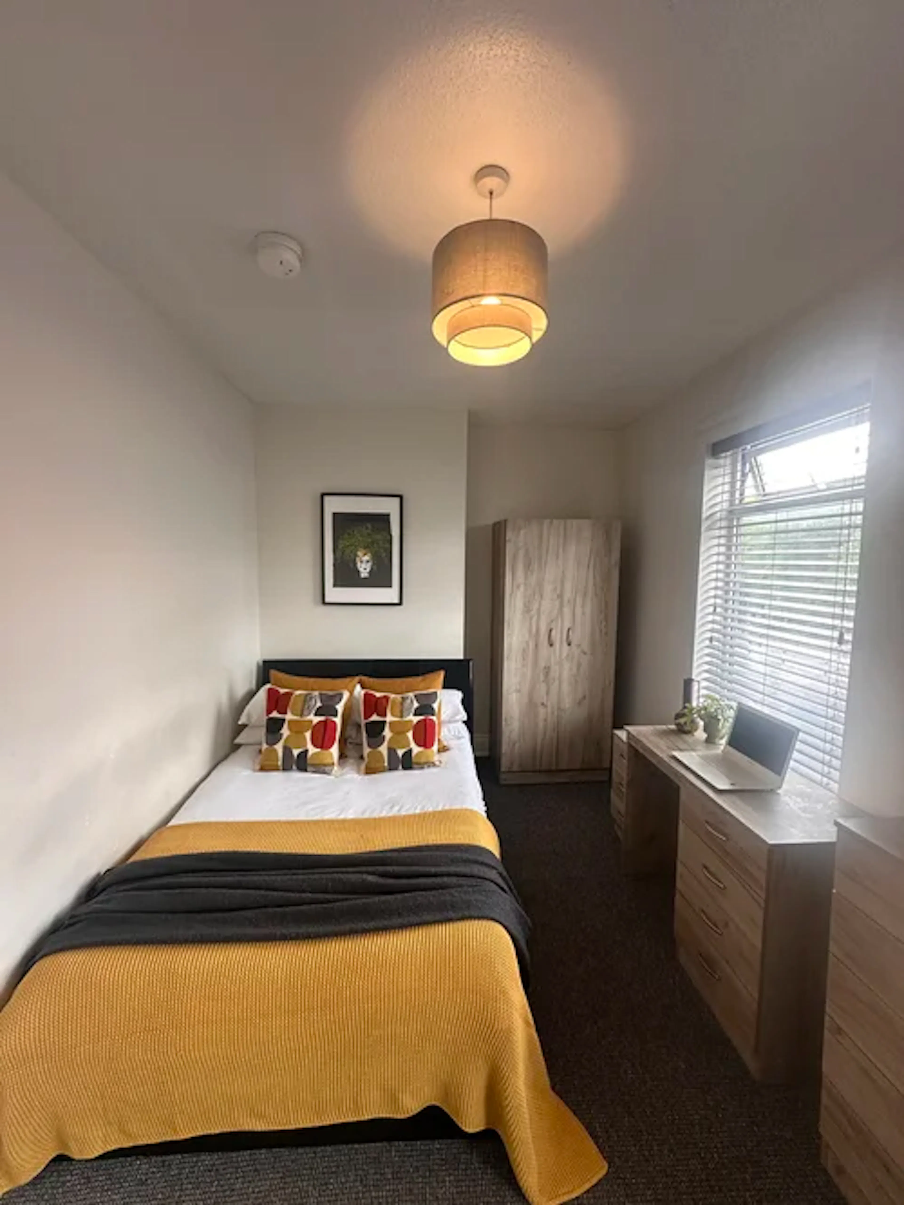 4 Bedroom Apartment ROOM 2