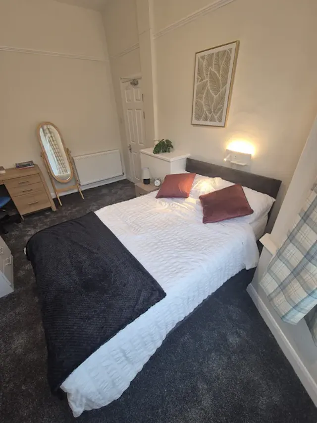 Room 4 room image 1