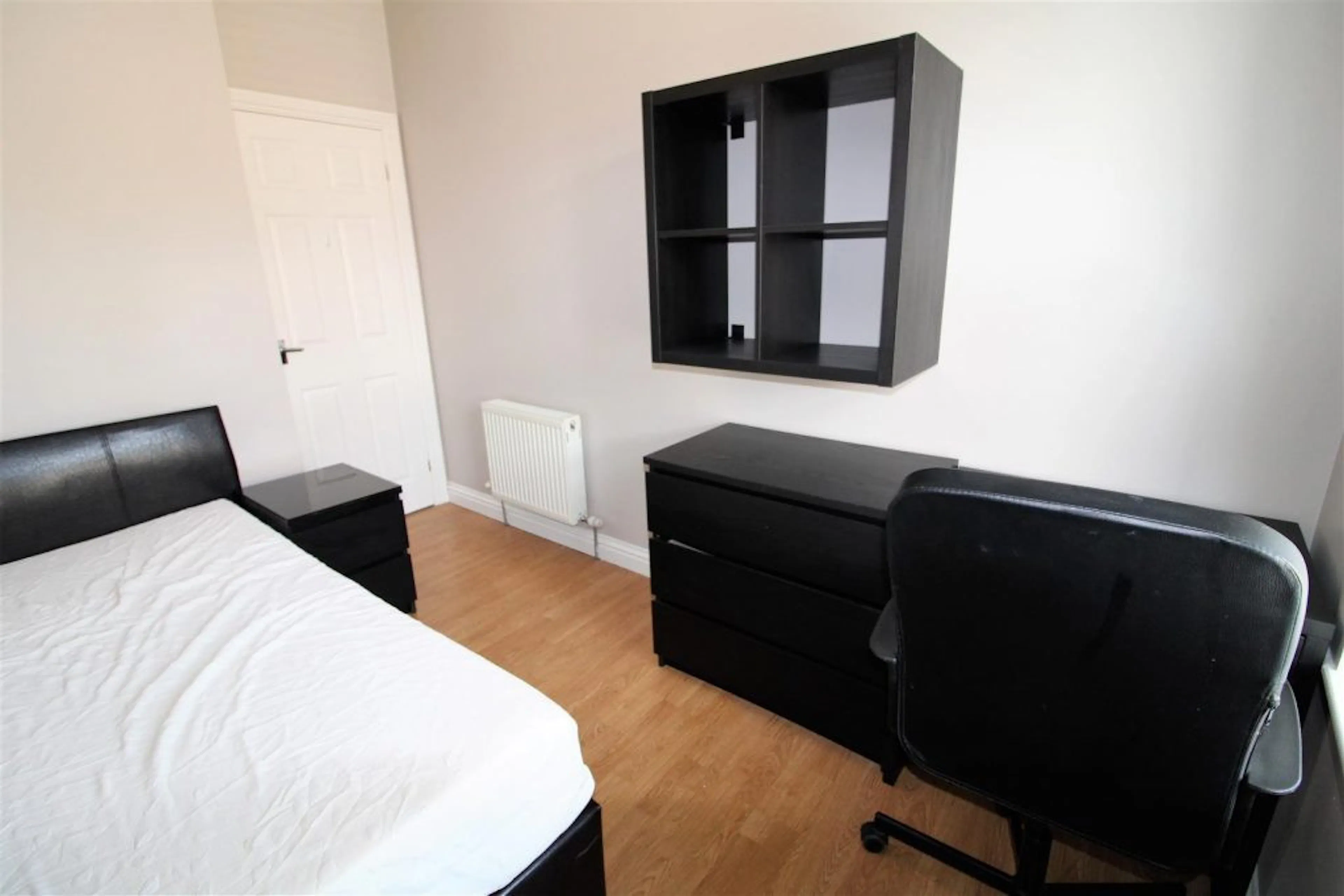 ROOM ROOM 4