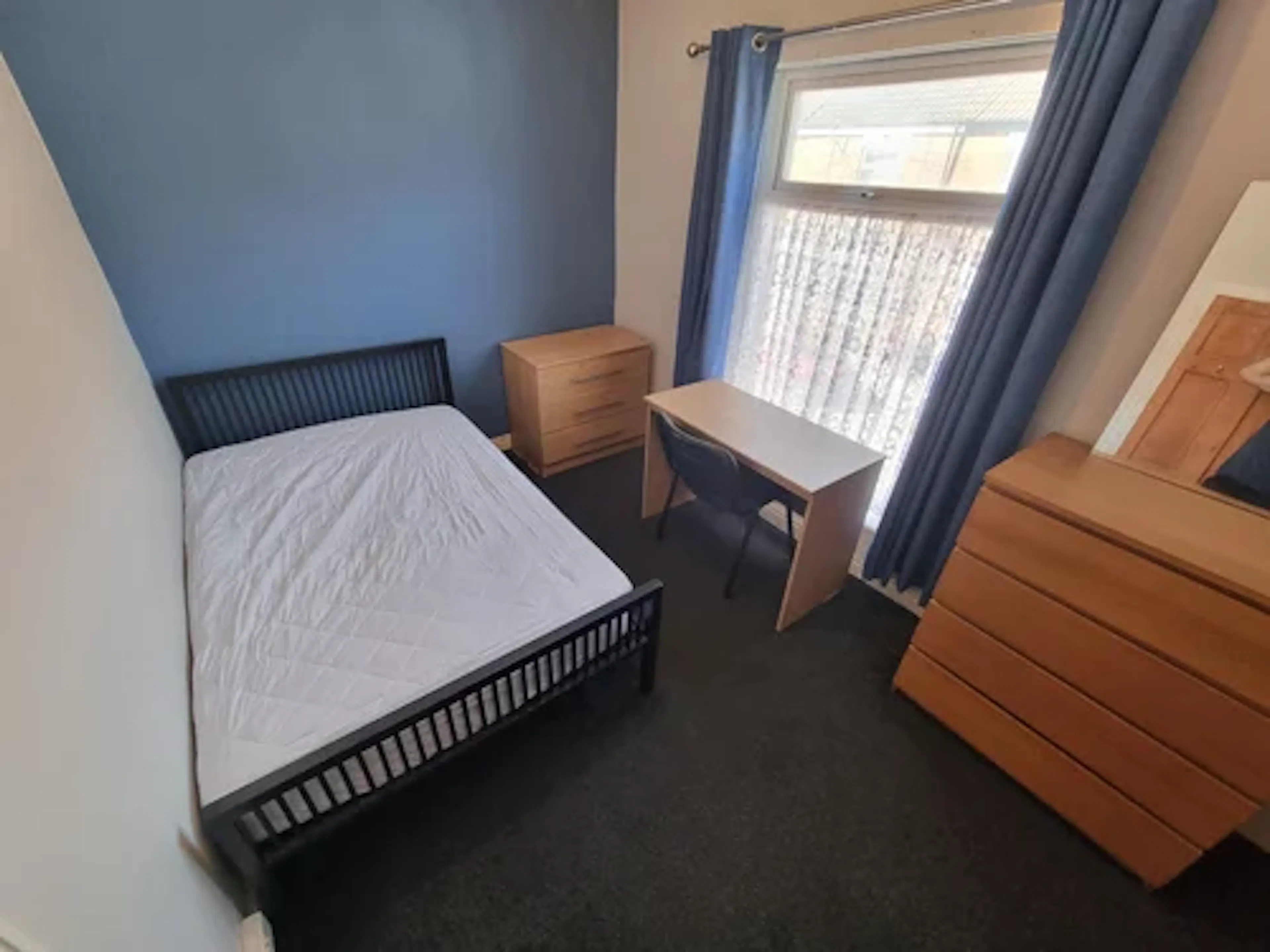 4 Bedroom Apartment ROOM 4