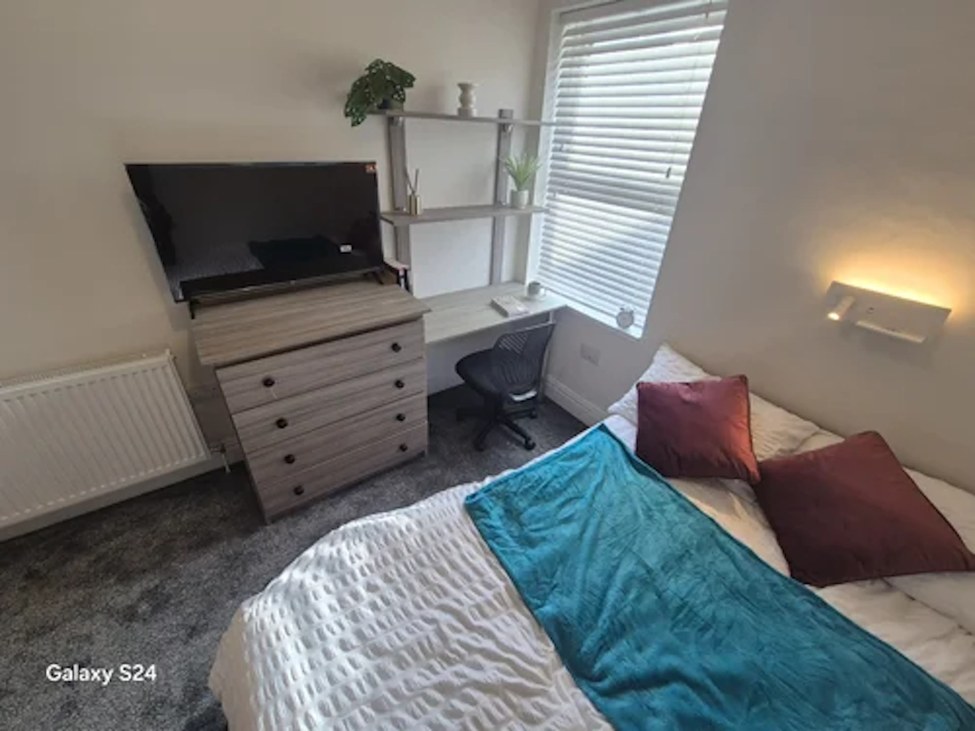 4 Bedroom Apartment ROOM 3