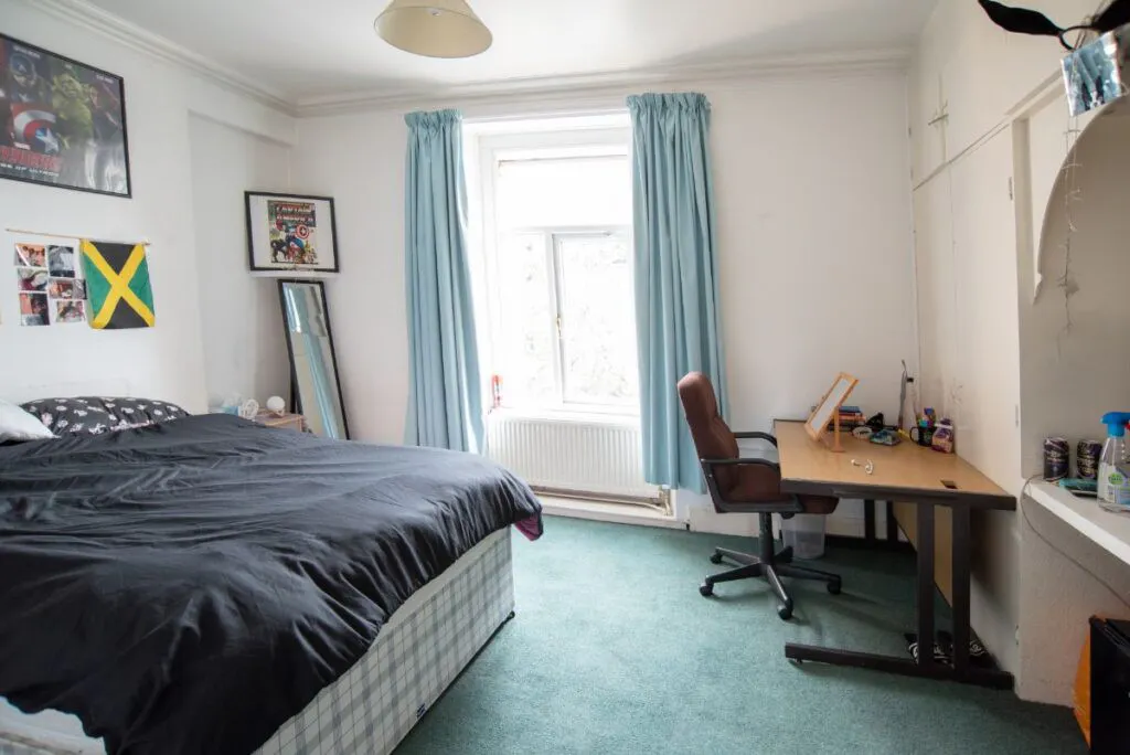 ROOM ROOM 3
