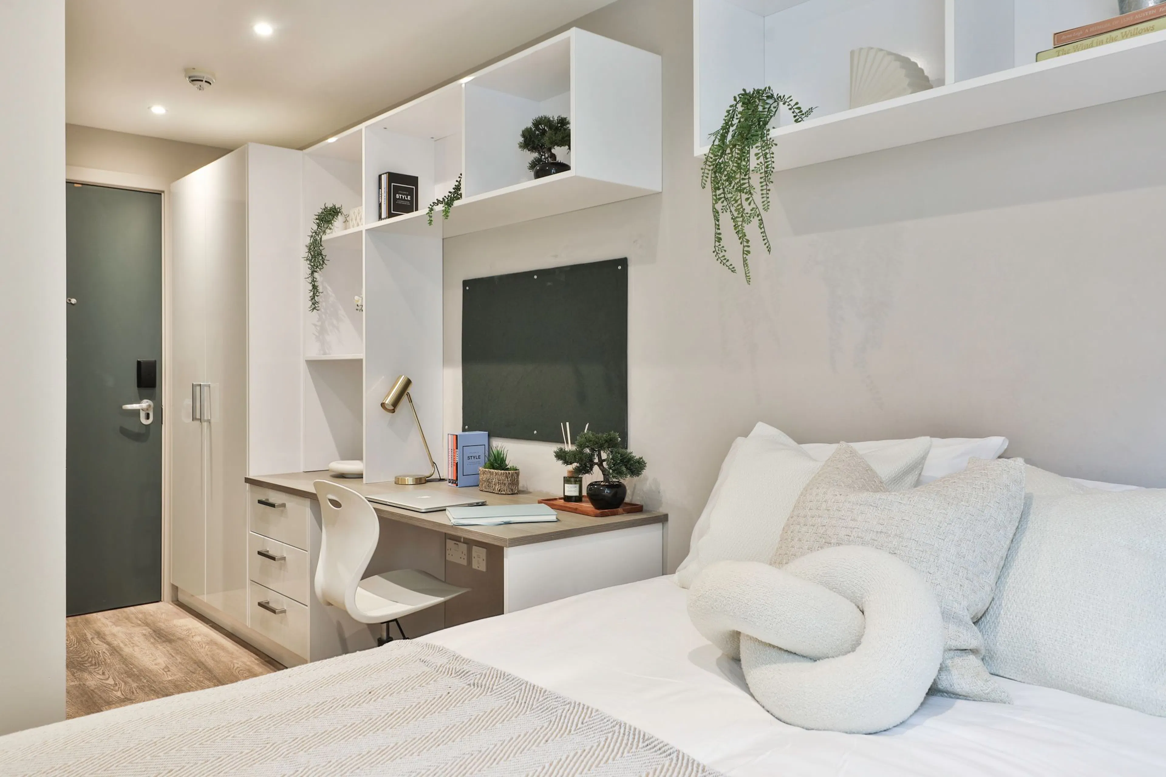 ROOM ROOM 4
