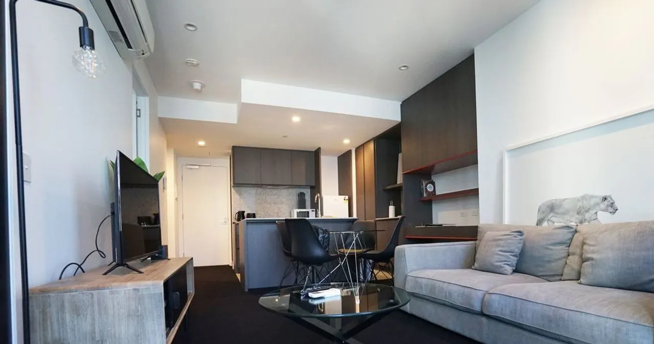 1 Bedroom, 1 Bathroom Apartment ROOM 3