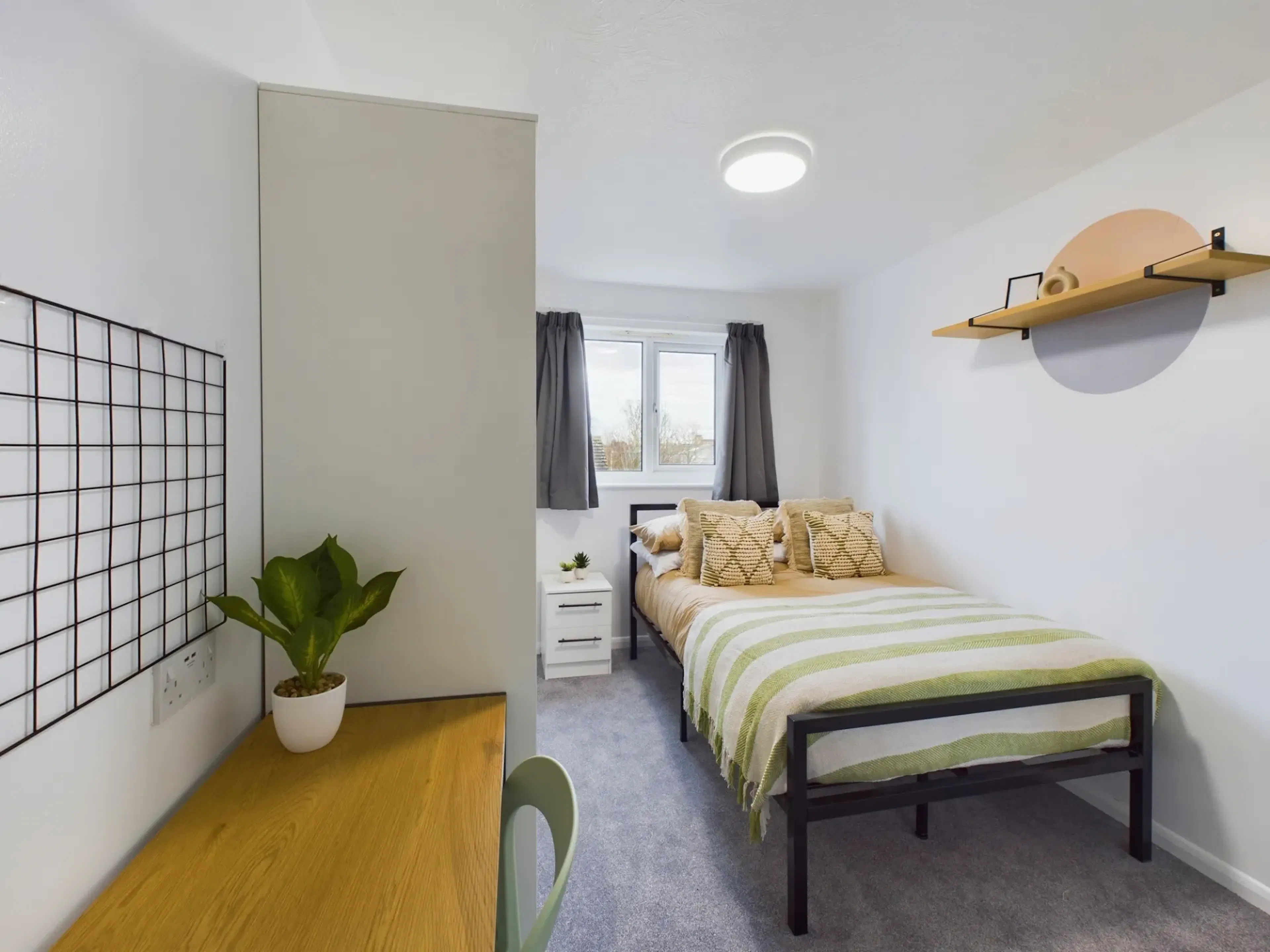 6 Bedroom Apartment ROOM 4