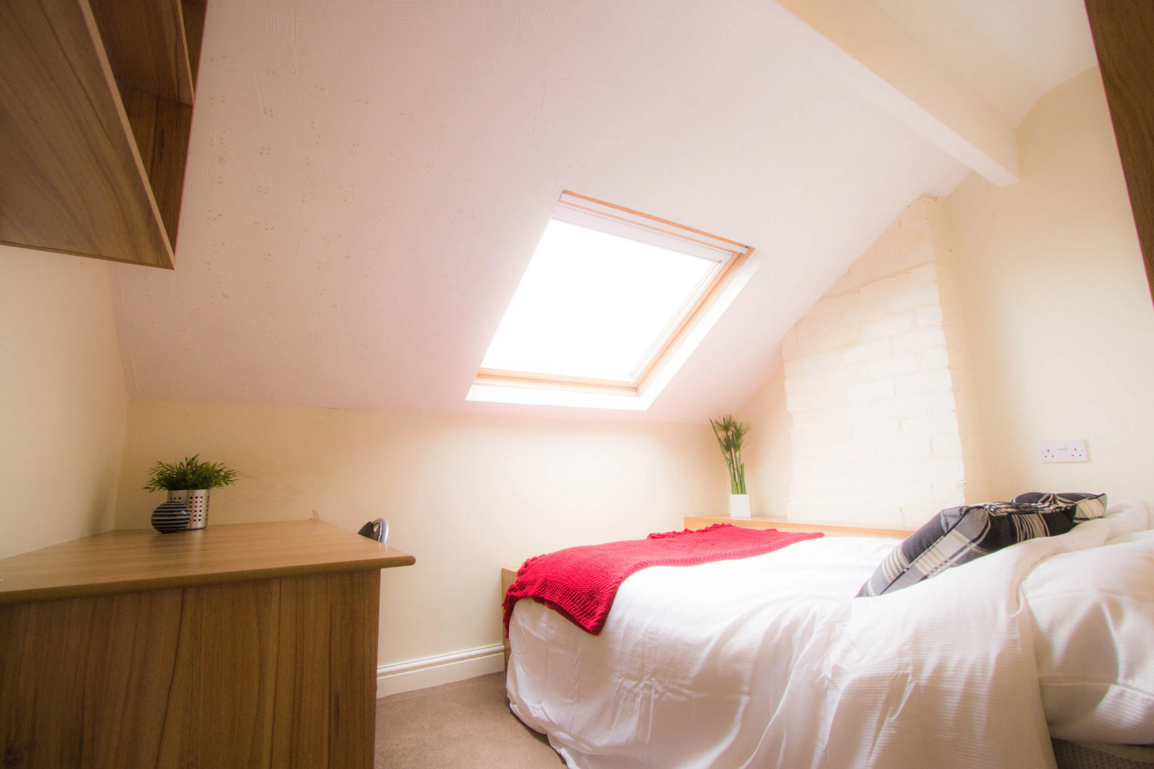ROOM ROOM 4