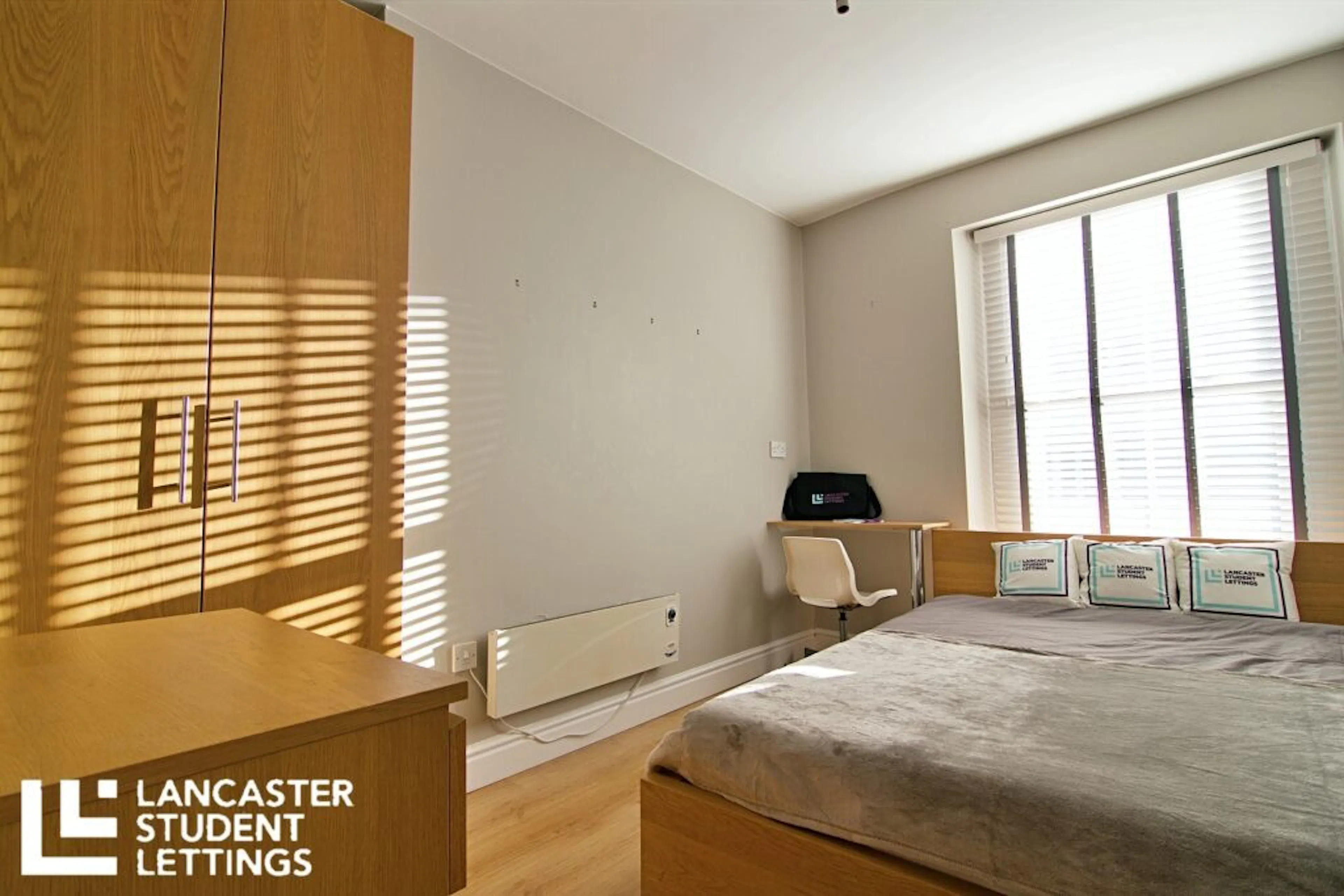 ROOM ROOM 3