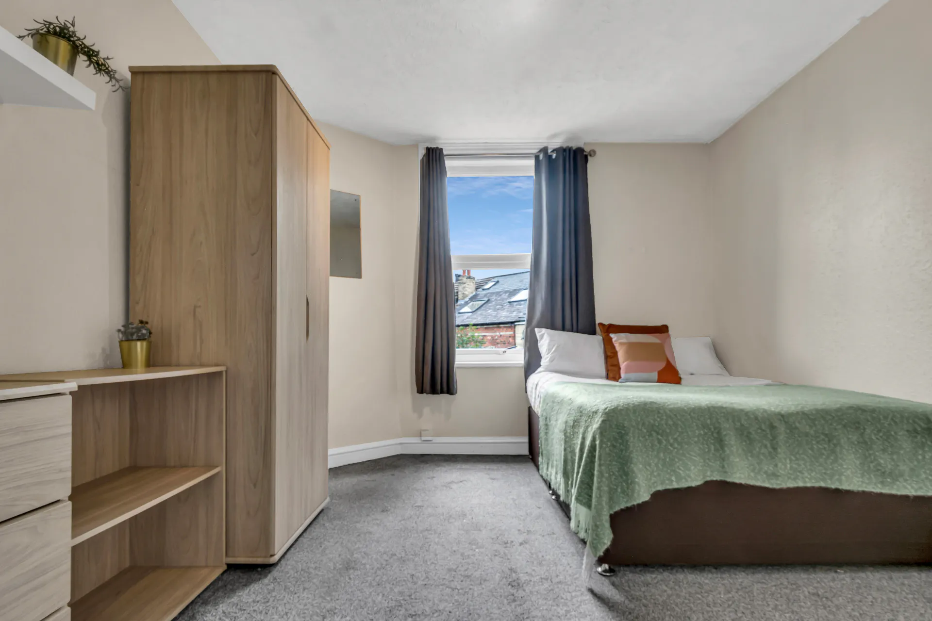 ROOM ROOM 4