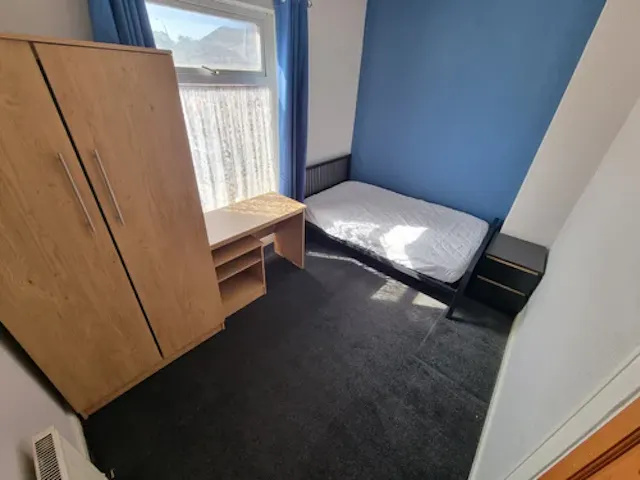 4 Bedroom Apartment room image 6