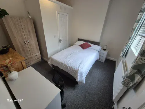 Room 5 room image 1