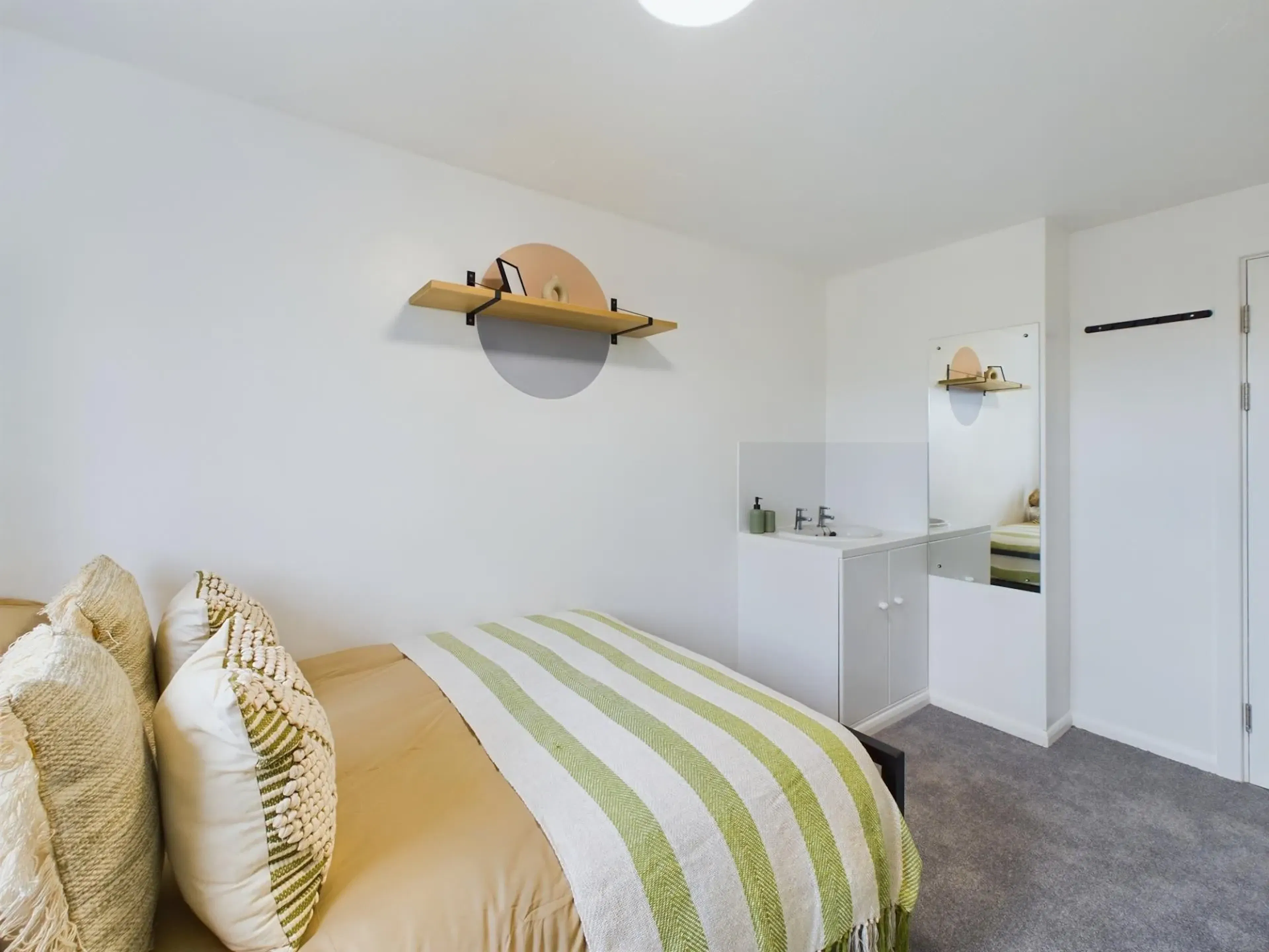 ROOM ROOM 4