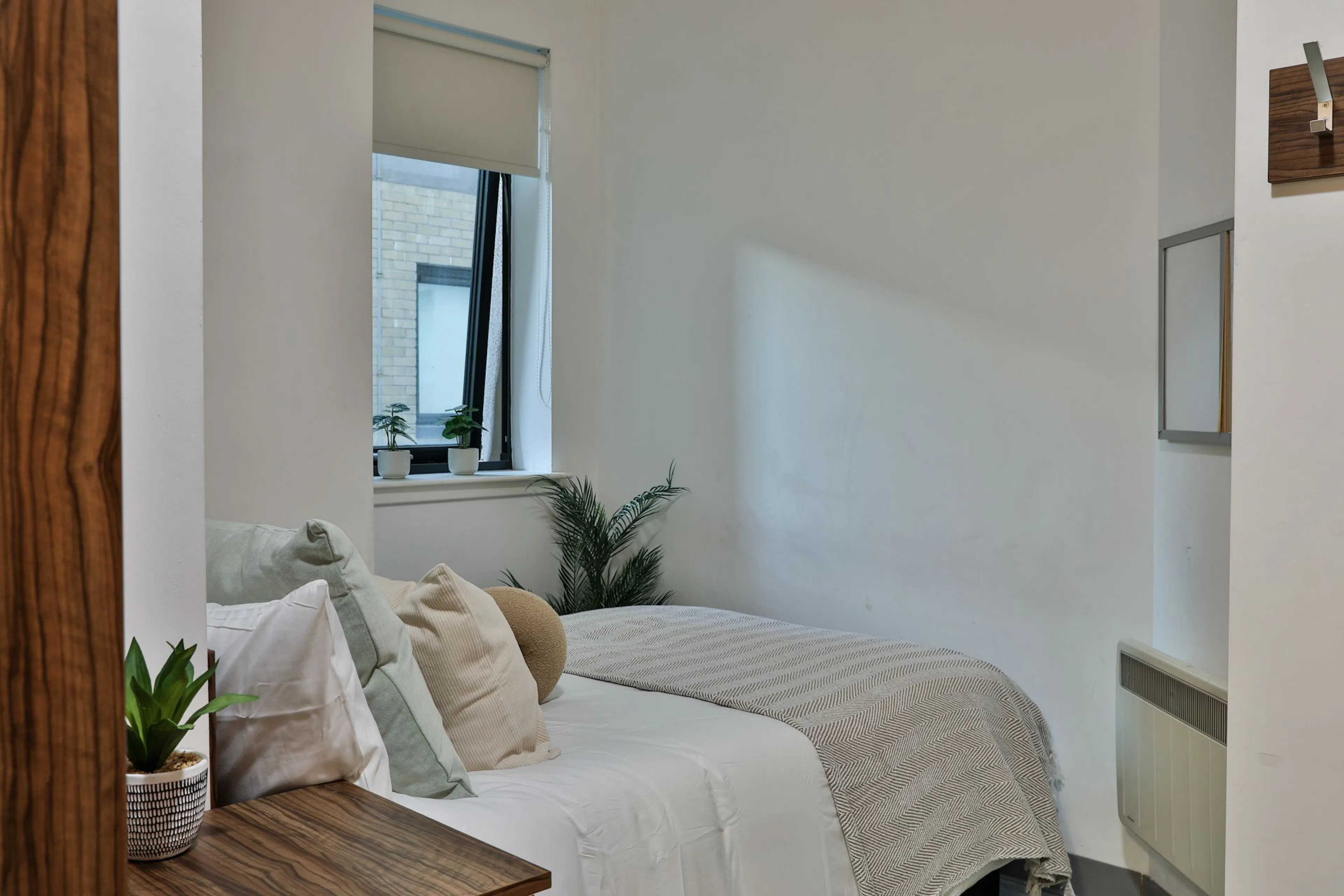 ROOM ROOM 4