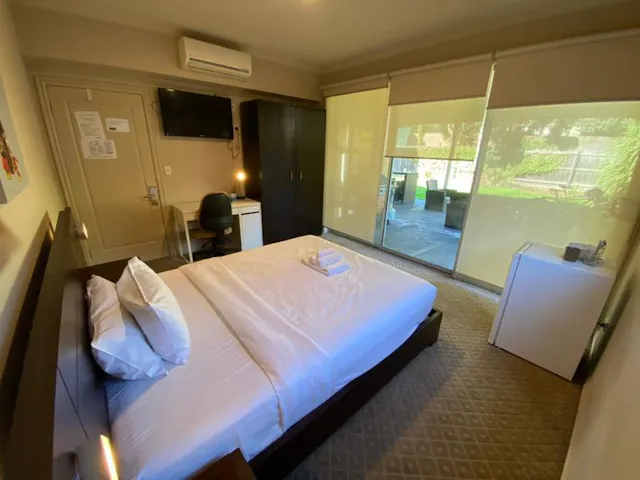 Room 5 room image 1