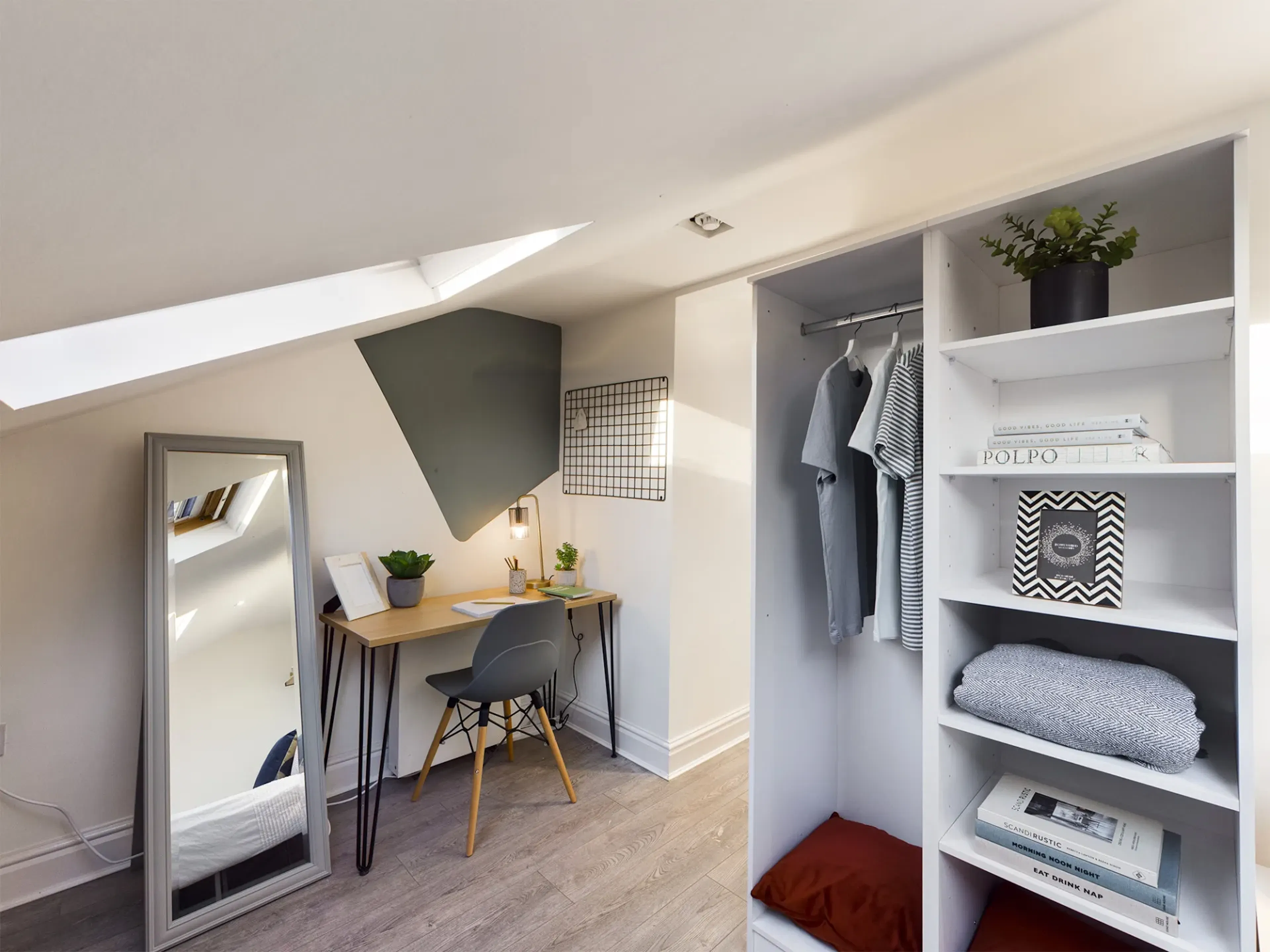 7 Bed Apartment ROOM 4