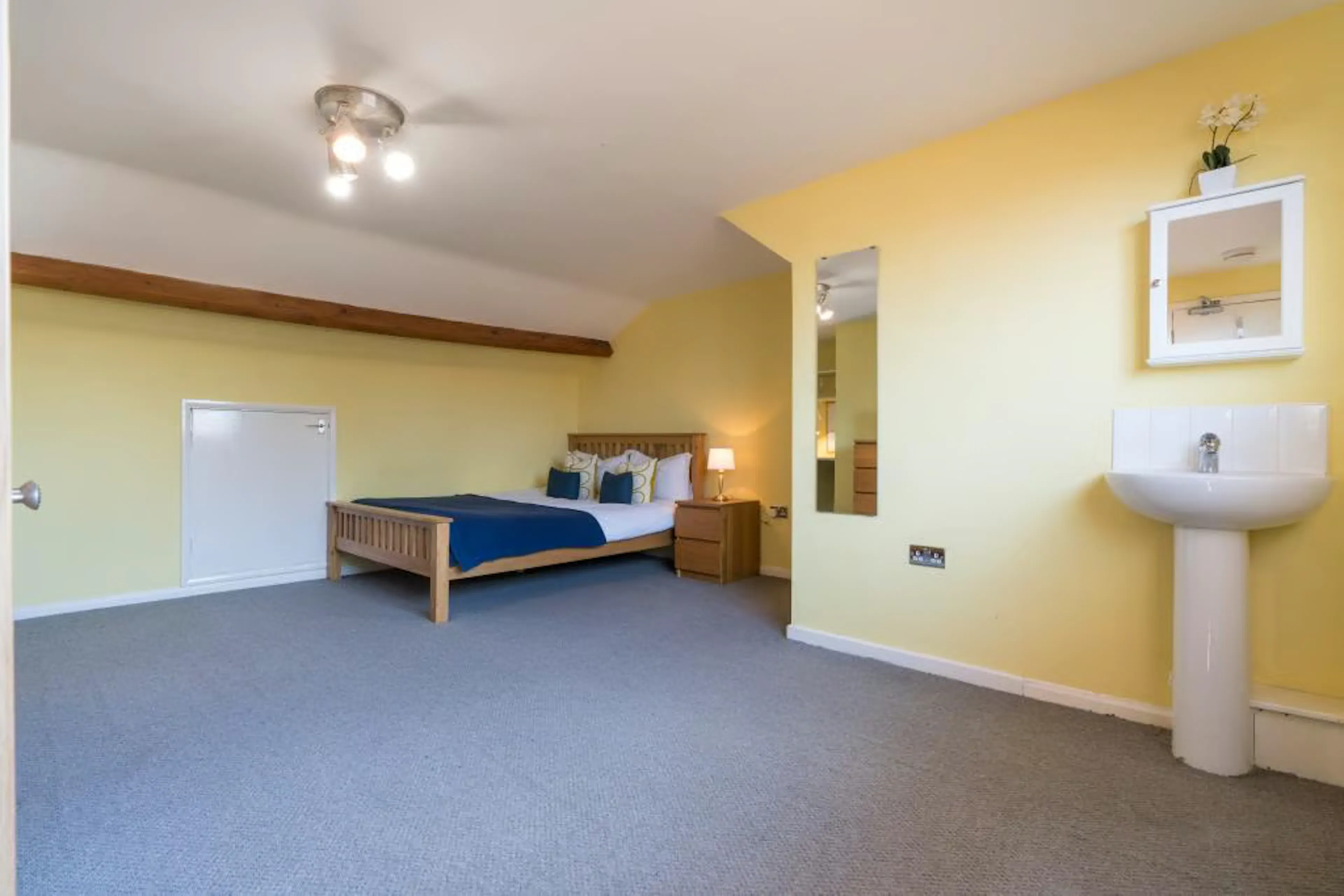 ROOM ROOM 4