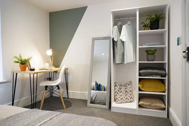 6 Bed Apartment room image 2