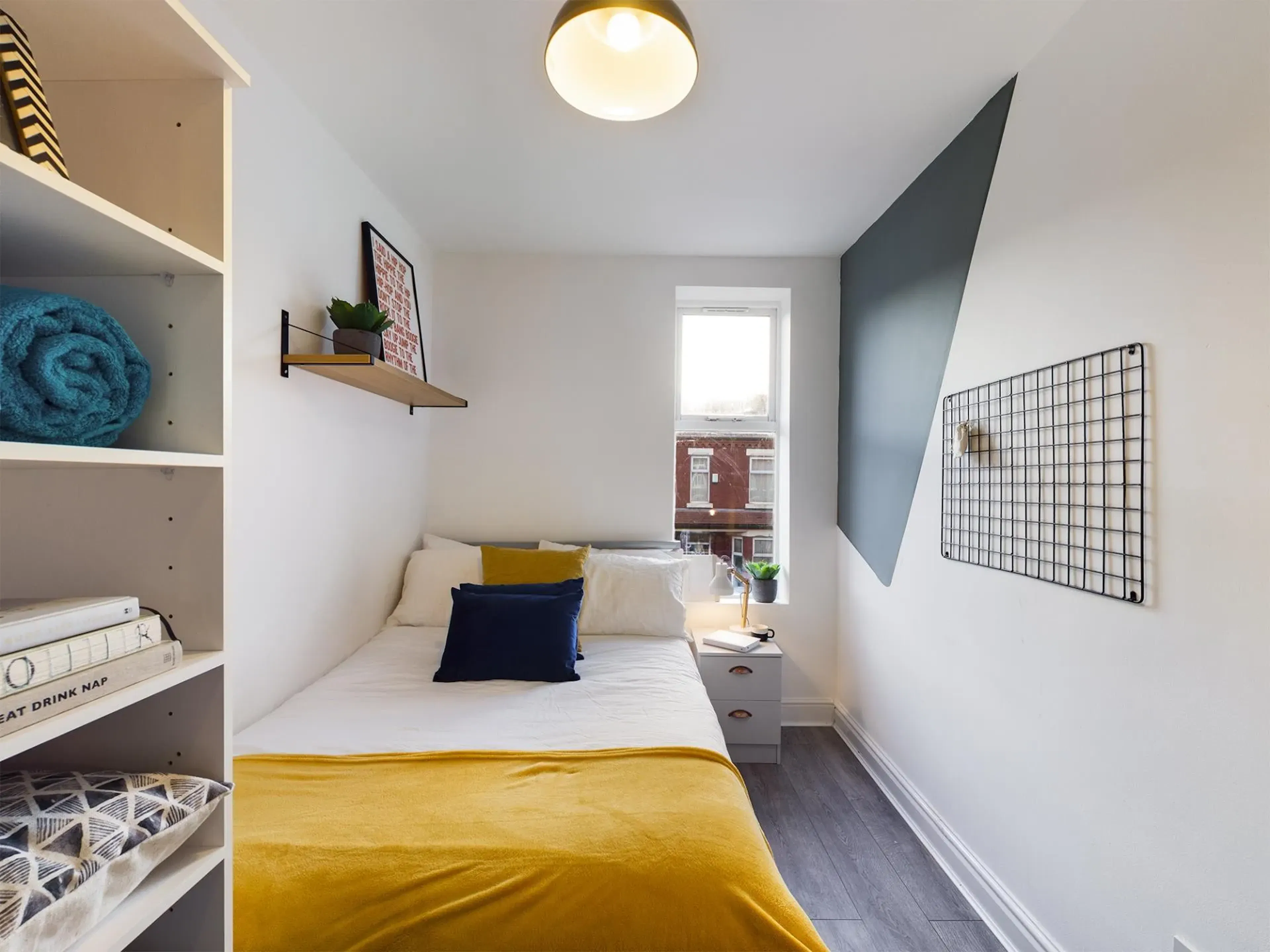 8 Bed House ROOM 4