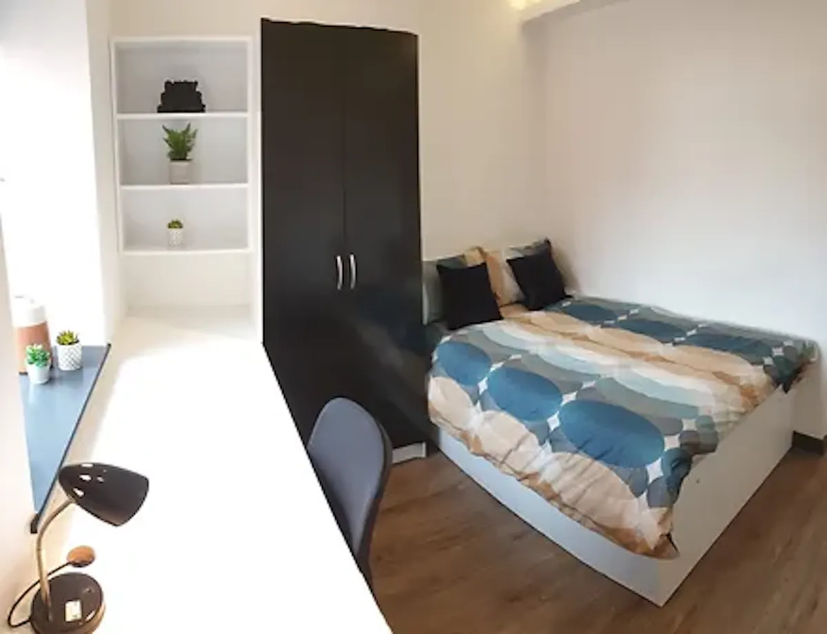 ROOM ROOM