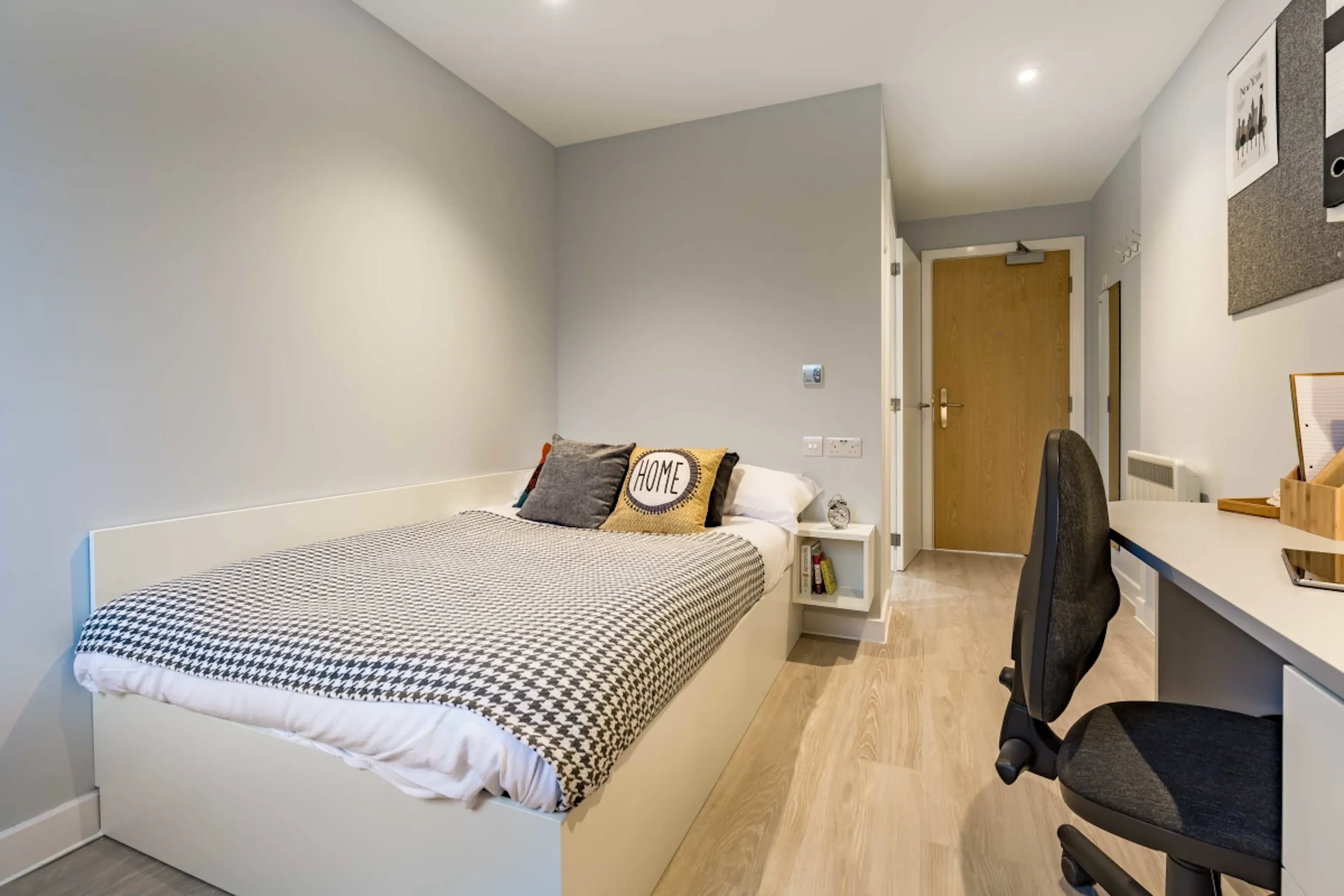 5 Bed Club En-suite ROOM 4