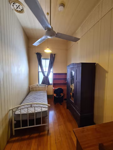 55a-sedgebrook-st-spring-hill-brisbane-Standard Room-1