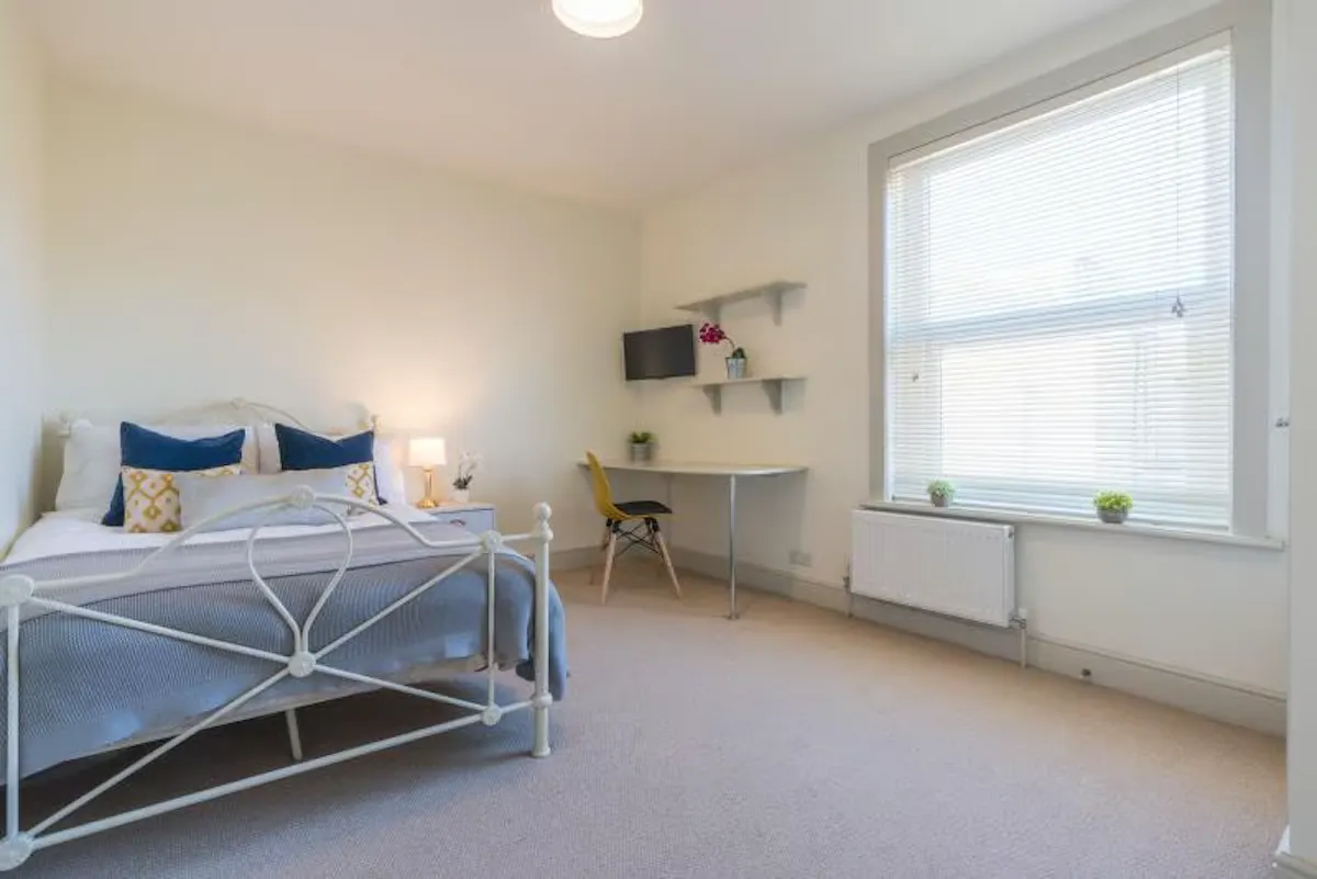 4 Bedroom Apartment ROOM