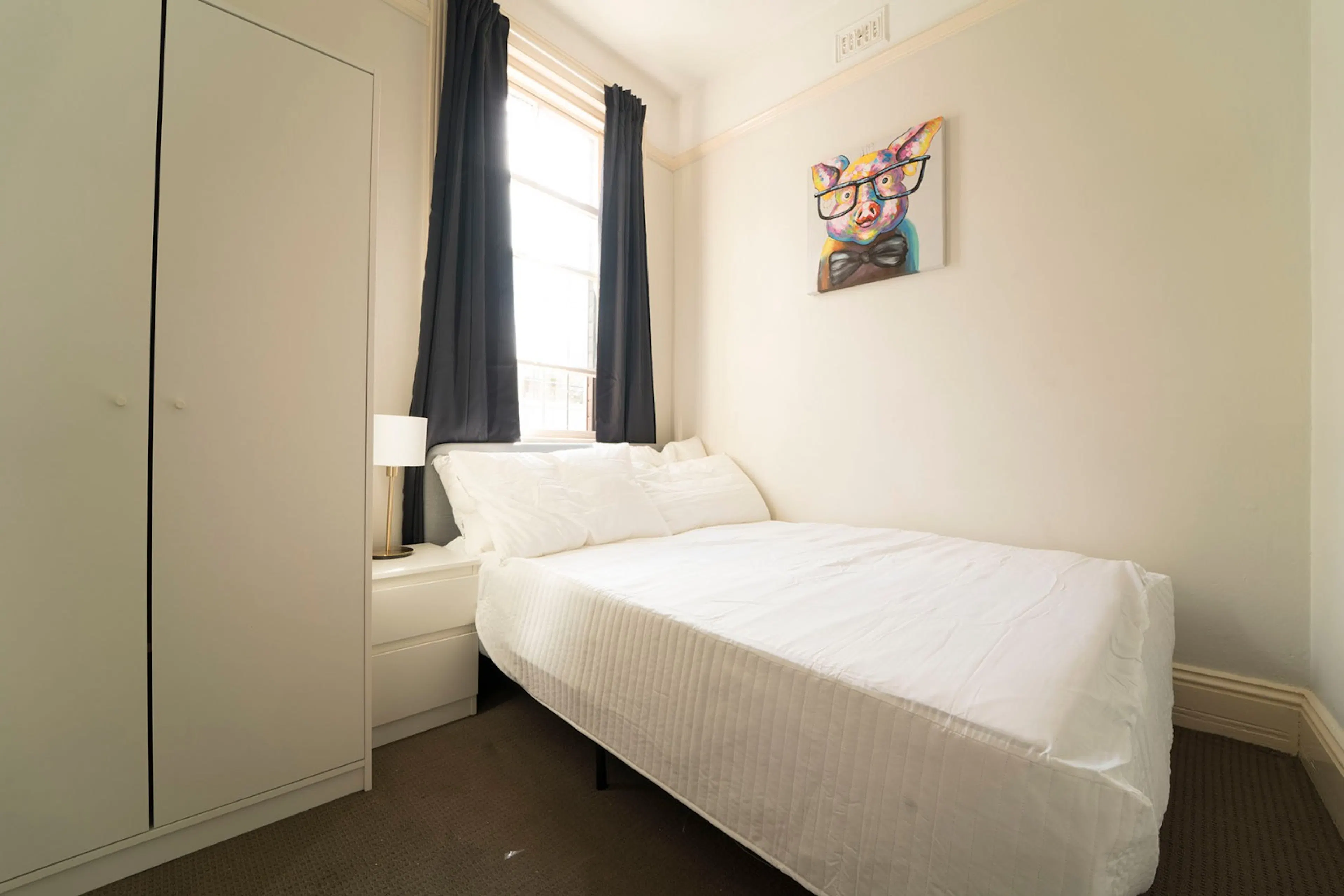 Room 4 (standard) ROOM 4