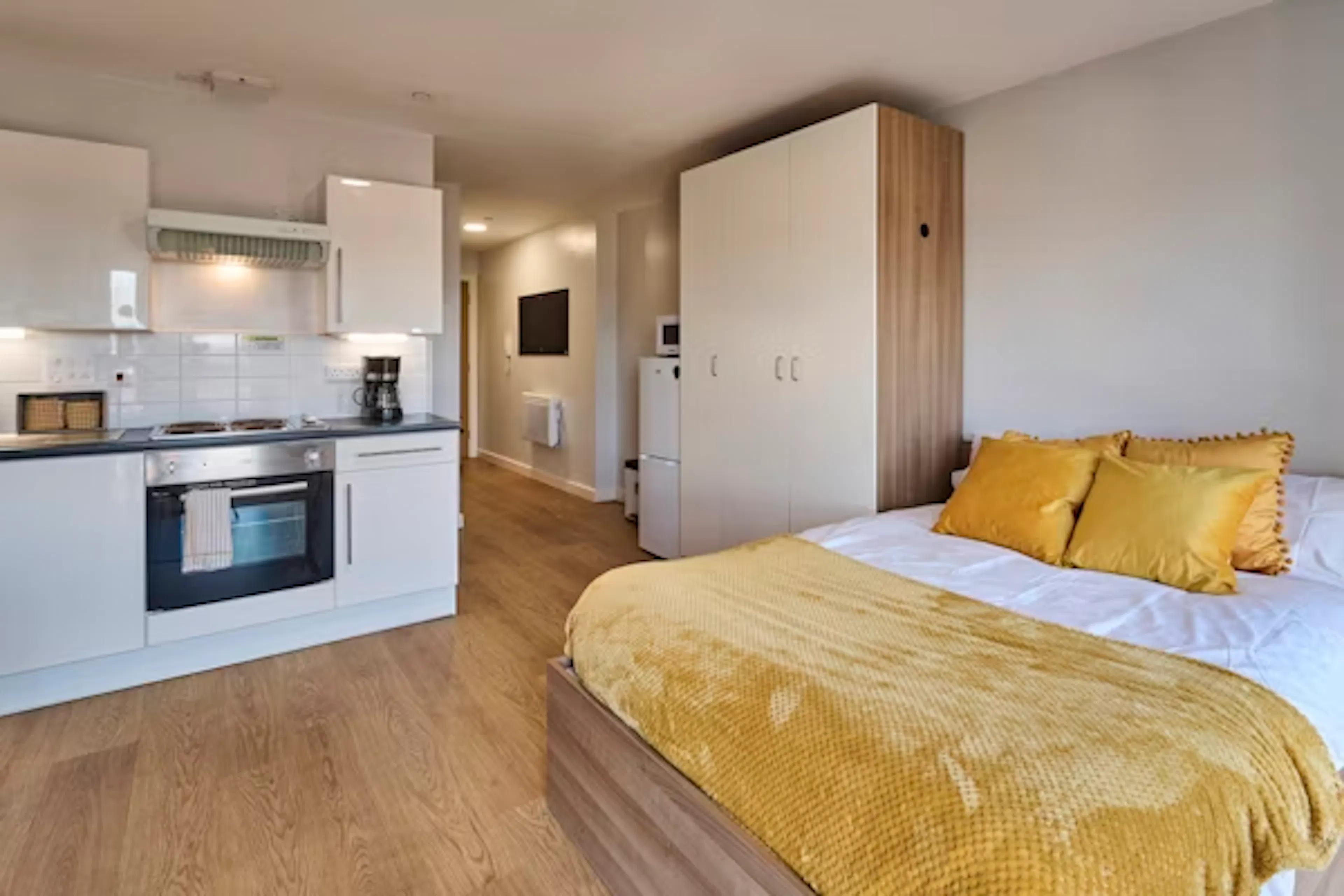 Tower Studio Platinum Plus ROOM 1