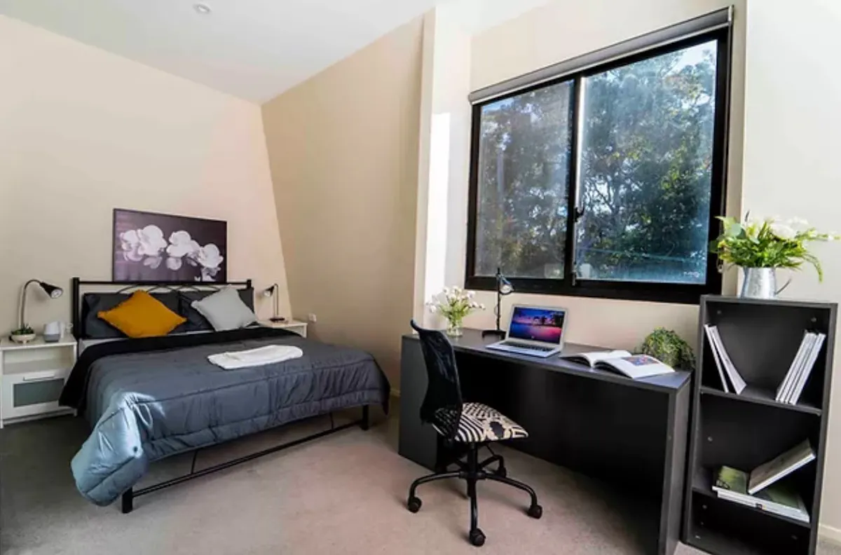 Deluxe Studio (with air conditioning) ROOM