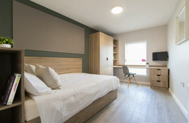 flat-11-6-morrison-circus-edinburgh-Flat 5- 4 Bedroom Apartment