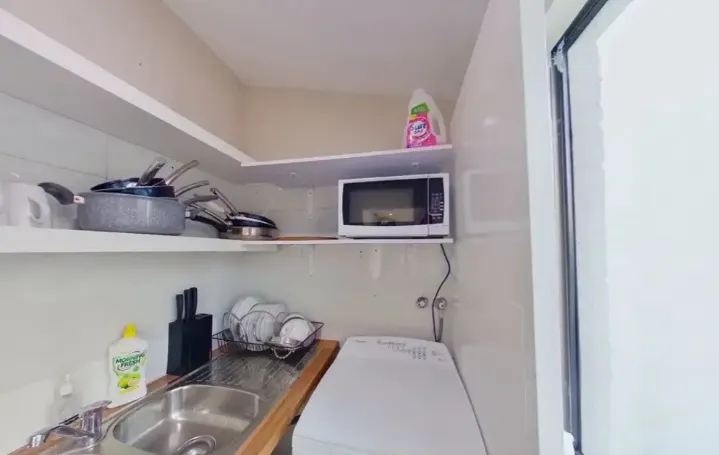 Room 10 Standard/Balcony KITCHEN 1