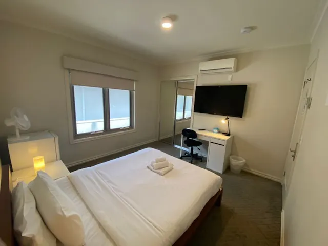 Room 10 room image 1