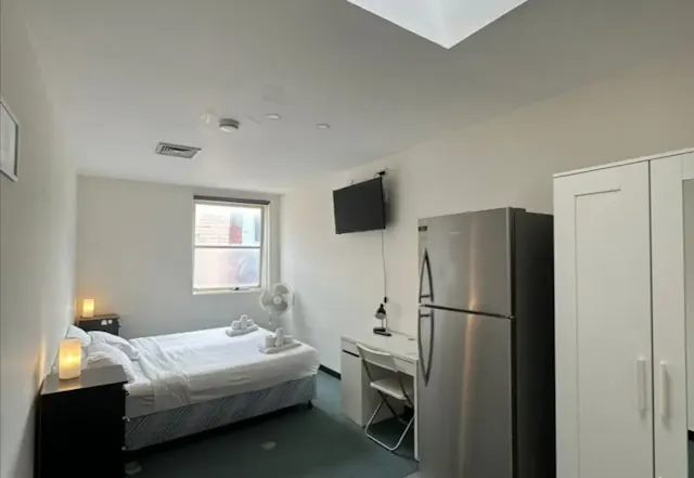 Room 14 room image 1