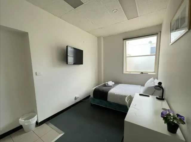 Room 16 room image 1