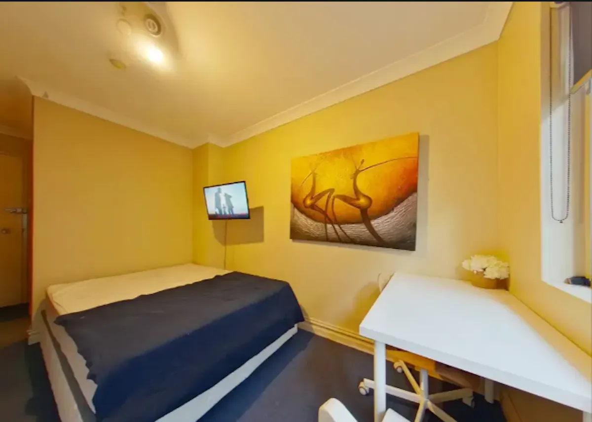 Room 19 ROOM