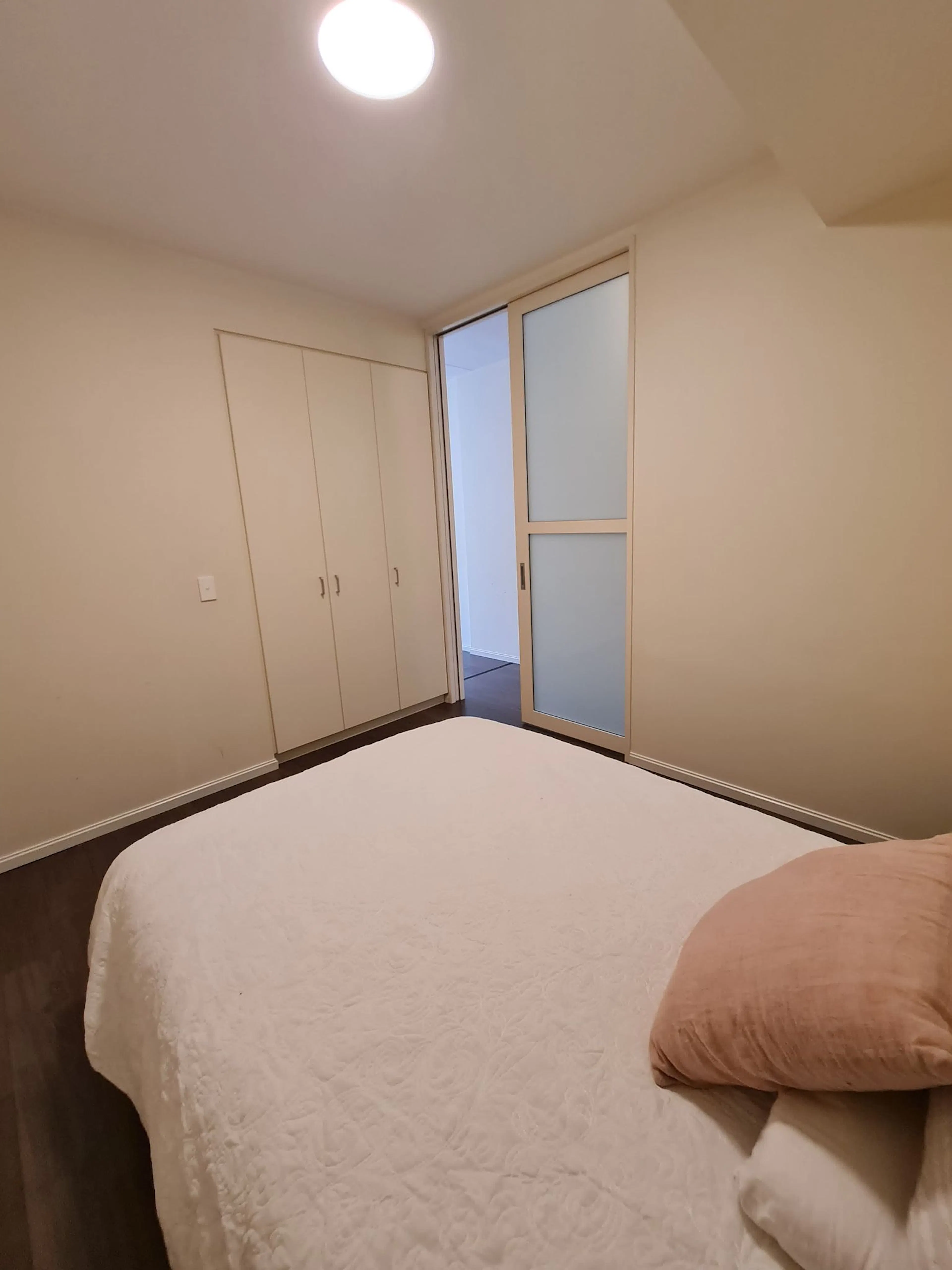 1 Bedroom Unit ROOM 1