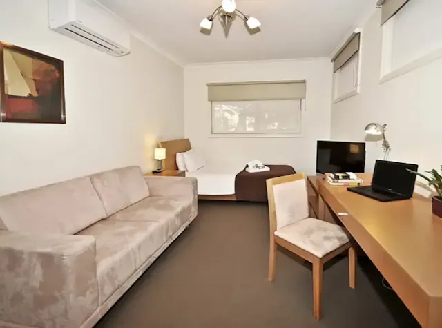 Room 1 room image 1