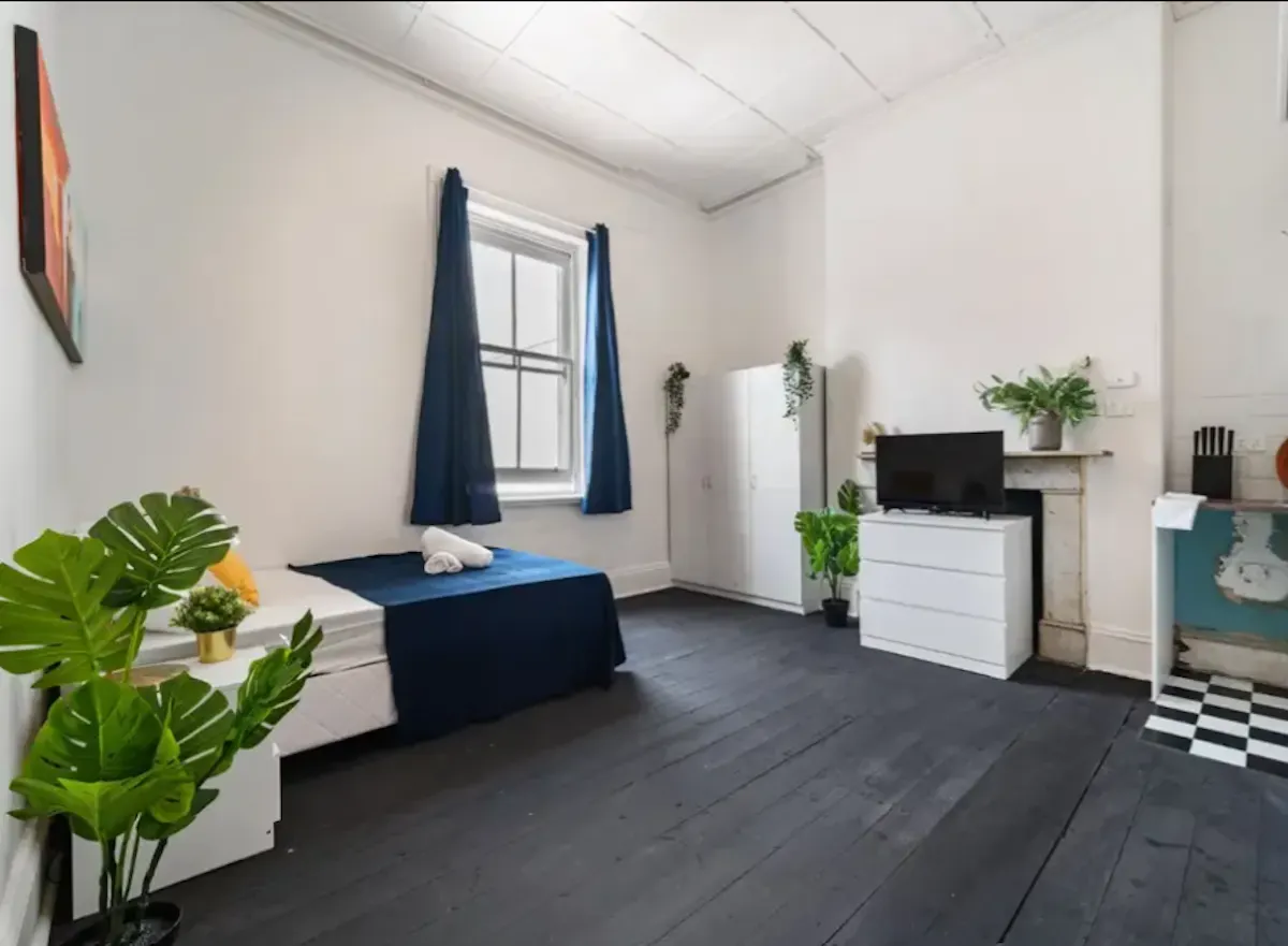 Room 1 ROOM