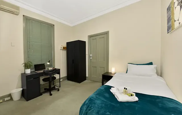 Room 1 room image 1
