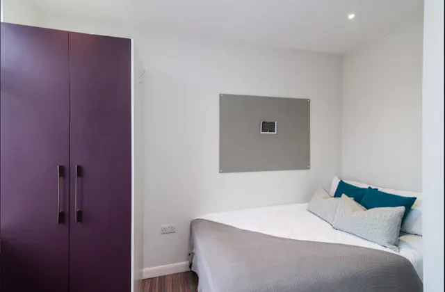 4 Bed Apartment room image 1
