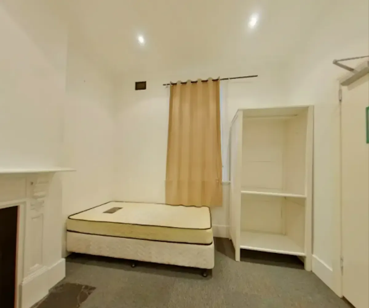 Room 1 (Ensuite) ROOM